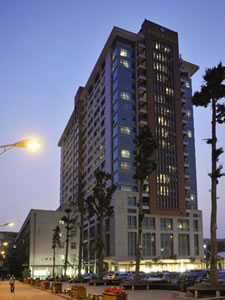 郑州市中心医院整形美容科郑州中心医院病房大楼夜景