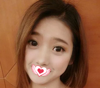 大家都说我现在的眼睛特别像一个明星哦