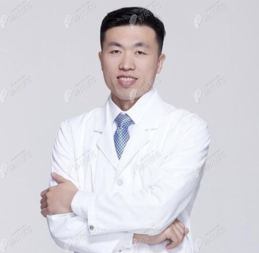 北京知音眼鼻修复名医白志鹏