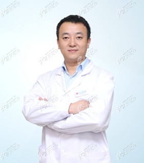 重庆爱思特整形美容医院整外科技术院长陈毅鹏